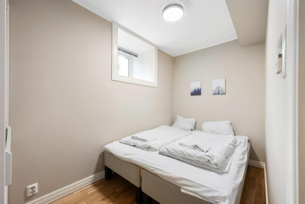 New! Modern City Apt: Central W/ Private Entrence Bergen Esterno foto