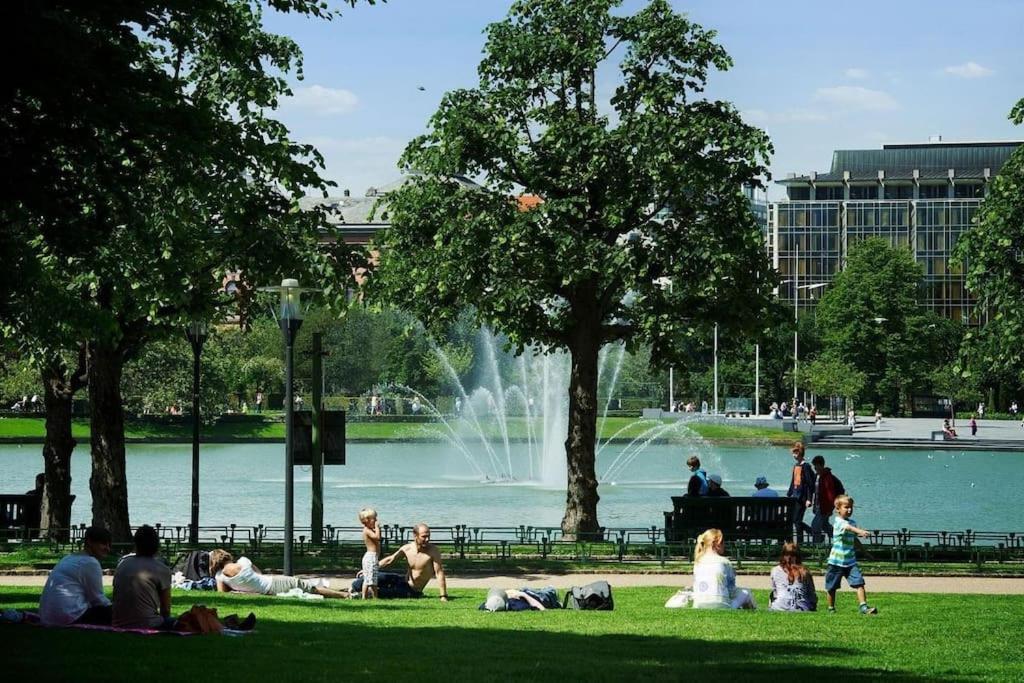New! Modern City Apt: Central W/ Private Entrence Bergen Esterno foto